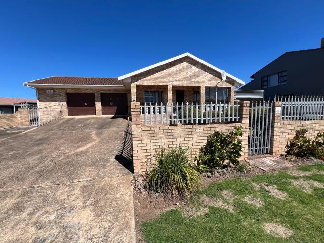 House for sale in Jeffreys Bay, Kouga Local Municipality
