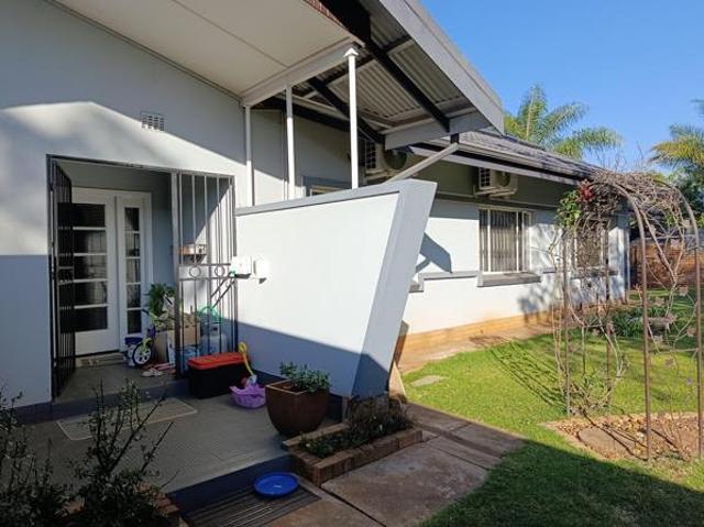 House for rent in Waterkloof, Gauteng