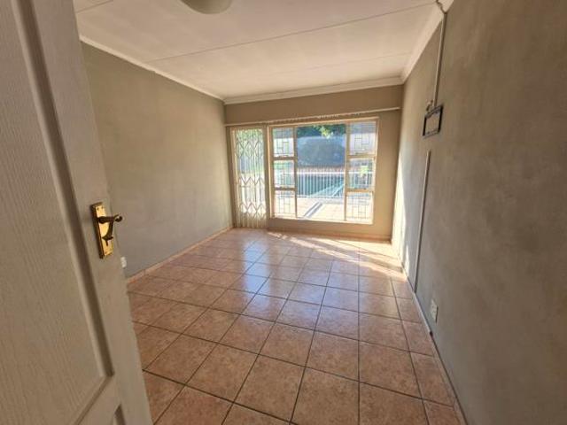 House for rent in Waterkloof, Gauteng