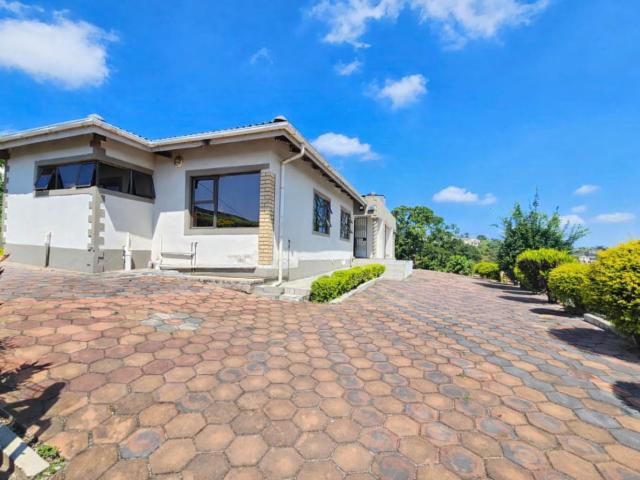 House for sale in Chatsworth, Kwazulu-natal