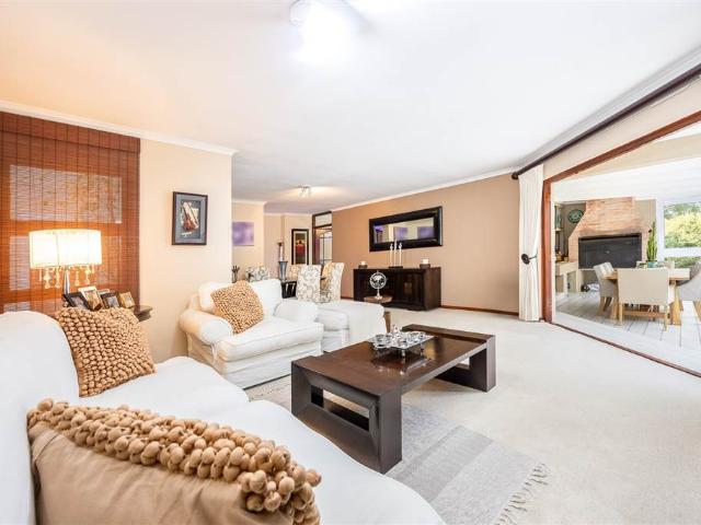 Townhouse for sale in Cape Town, Northern Suburbs