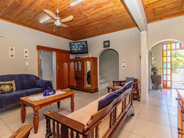 House for sale in Oudtshoorn Local Municipality, Garden Route District Municipality