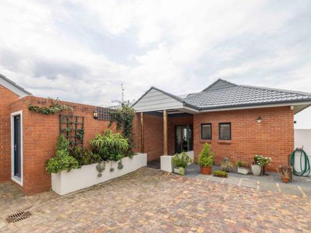 House for sale in Bushmans River Mouth, Eastern Cape
