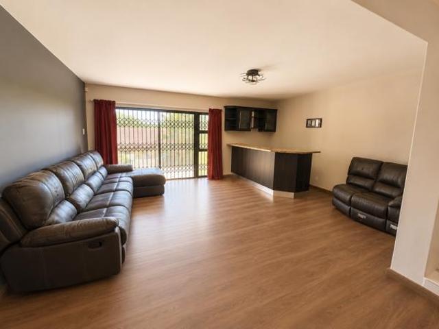 House for sale in Bushmans River Mouth, Eastern Cape