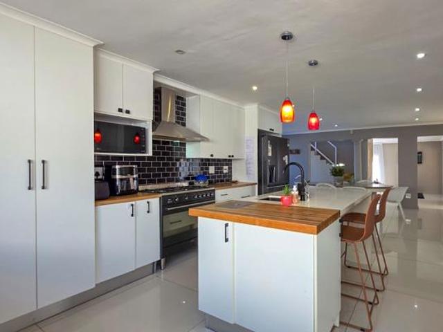 House for sale in Cape Town, Western Cape