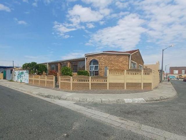 House for sale in Cape Town, Western Cape