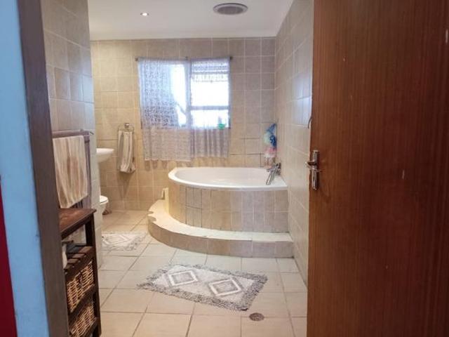 House for sale in Cape Town, Western Cape