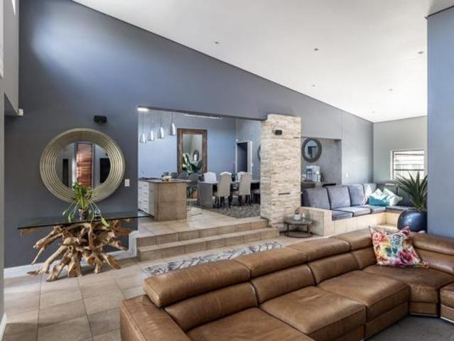 House for rent in Waterkloof, Gauteng