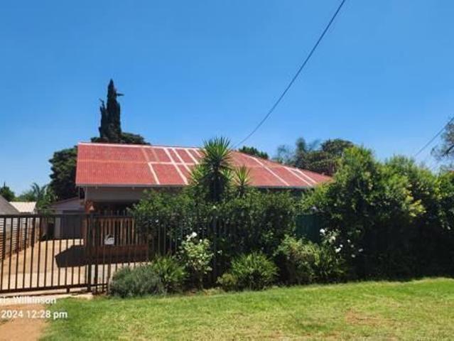 House for rent in Waterkloof, Gauteng
