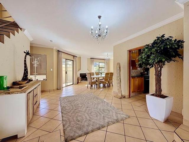 House for rent in Waterkloof, Gauteng