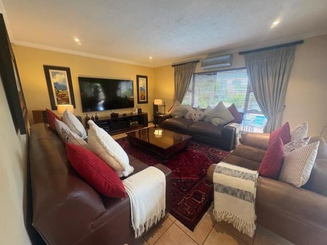 House for rent in Waterkloof, Gauteng