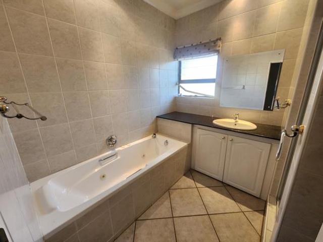 House for rent in Waterkloof, Gauteng
