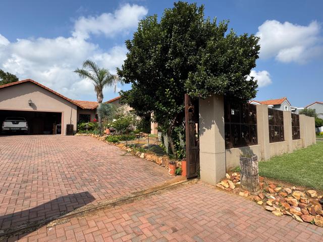 House for sale in Hartbeespoort Dam Nature Reserve