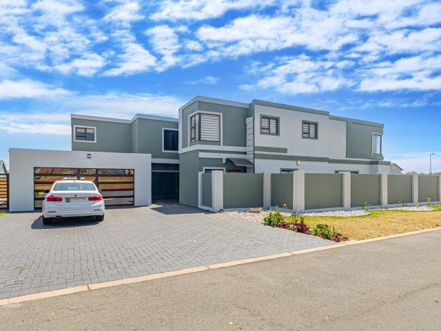 House for sale in Waterkloof, Gauteng
