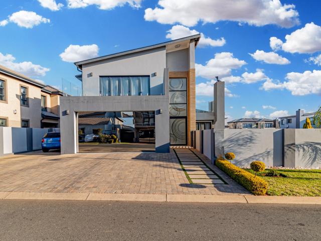 House for sale in Waterkloof, Gauteng