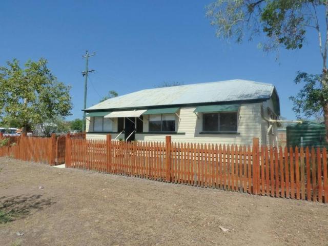 House for sale in Injune