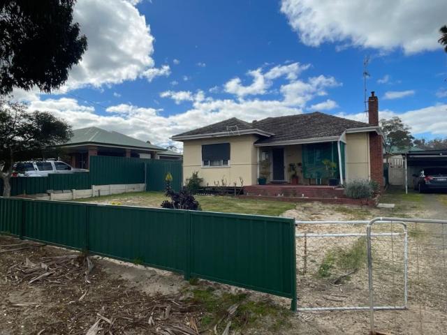House for sale in Katanning, Shire Of Katanning