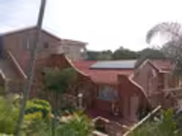 House for sale in Chatsworth, Kwazulu-natal