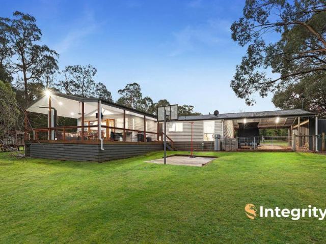 House for rent in Kinglake West, Victoria