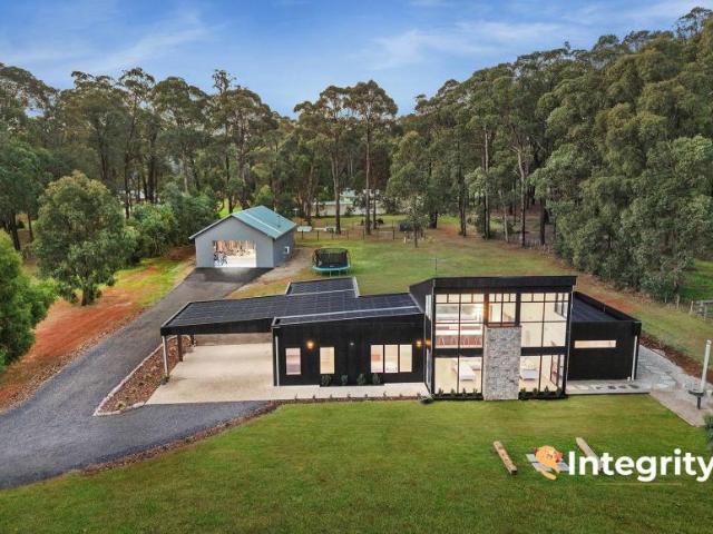 House for rent in Kinglake West, Victoria