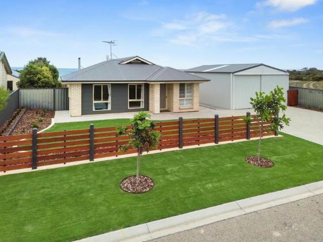House for sale in Kingscote