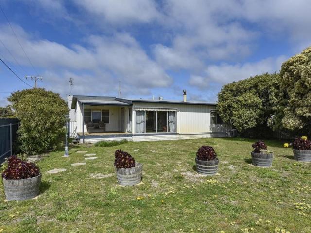 House for sale in Pinks Beach, Kingston SE