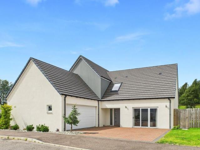House for sale in Kincraig, Scotland