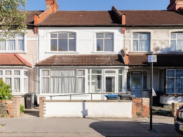 House for rent in London Borough of Croydon, Greater London