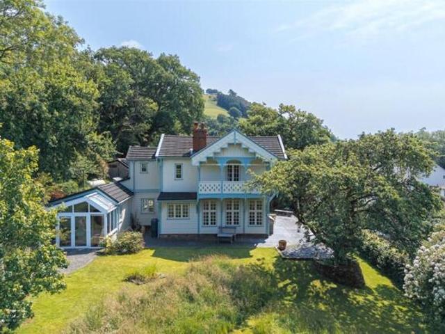 House for sale in Llanfyllin