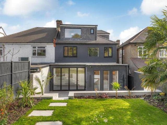 House for sale in Brondesbury, Greater London