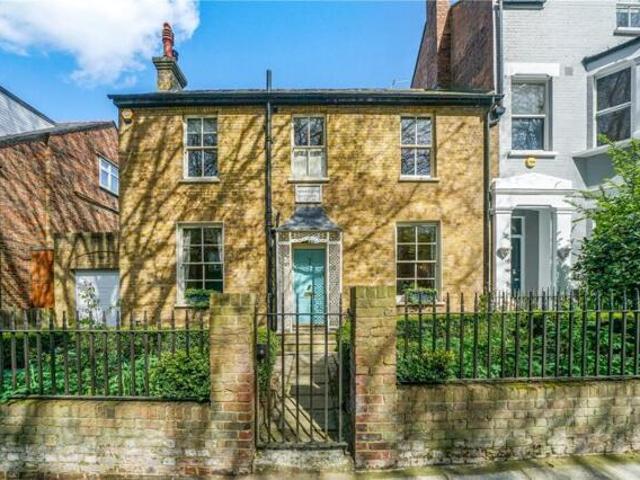 House for sale in Greater London