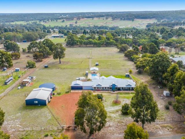 House for sale in Lower Chittering, Shire Of Chittering