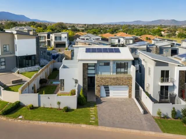 House for sale in Hartbeespoort Dam Nature Reserve, North West