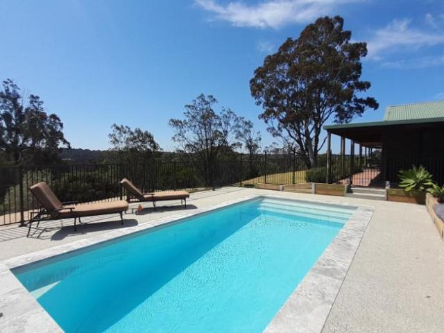House for sale in Victoria