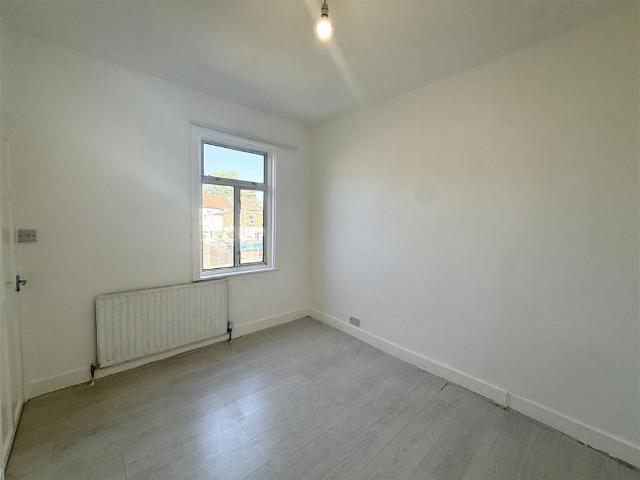 House for rent in Ponders End, Greater London