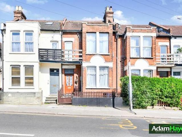 House for sale in Mill Hill, West Finchley