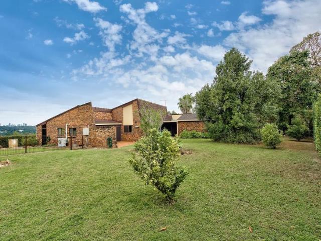 House for sale in Mount Ommaney, Greater Brisbane