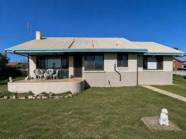 House for sale in Narrogin, Shire Of Narrogin