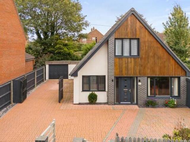 House for sale in Fields End, North Lincolnshire