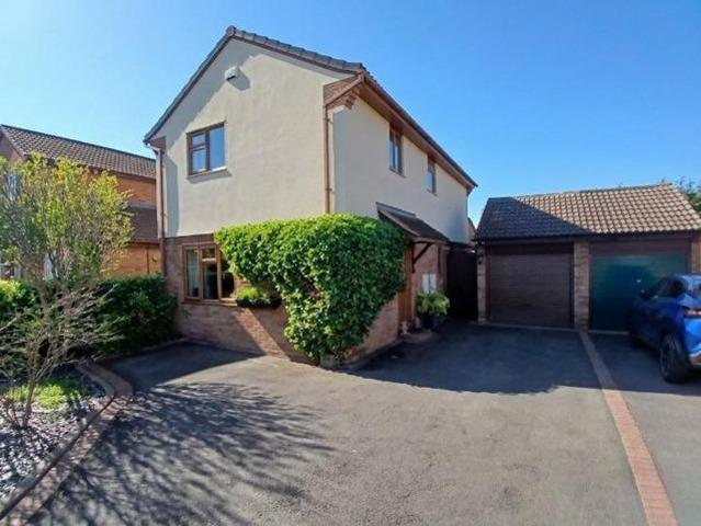 House for sale in Whitestone, Camp Hill
