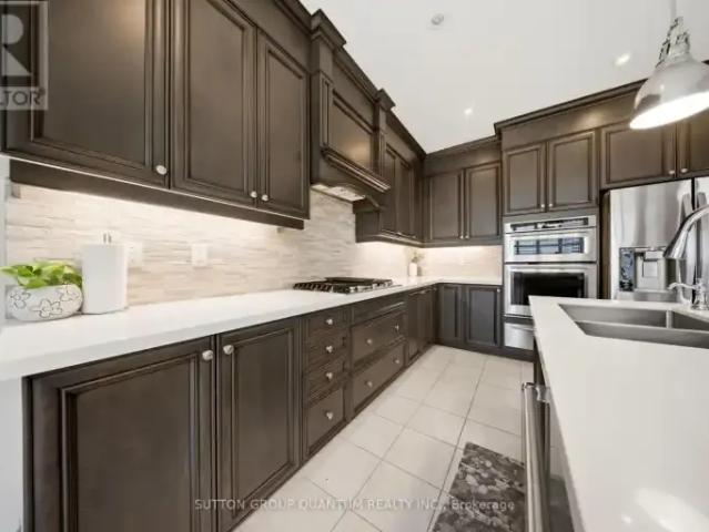 House for rent in Oakville, Ontario