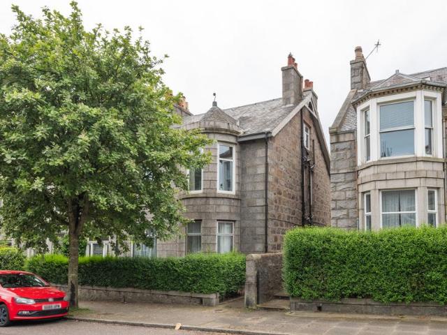 House for sale in Ashgrove, Ballindoch