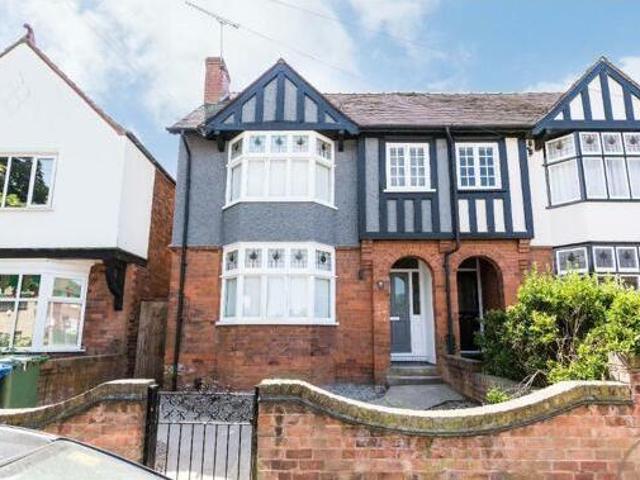 House for sale in Potters Corner, East Midlands