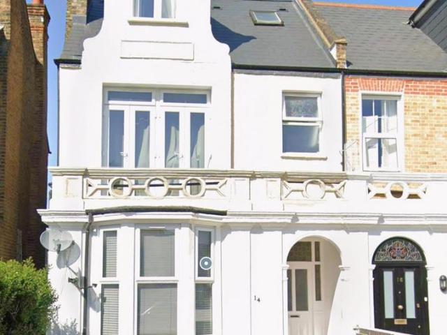 House for rent in London Borough of Lewisham, Cat Hill