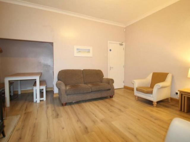 House for rent in Cutsyke, Castleford