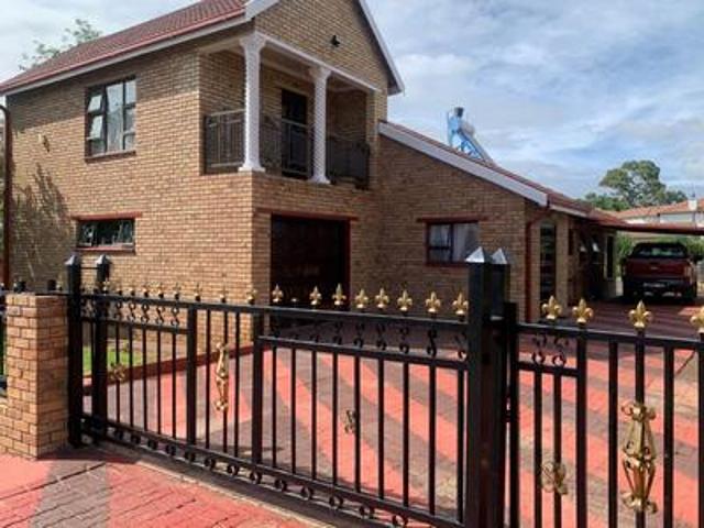 House for sale in Dordrecht, Eastern Cape