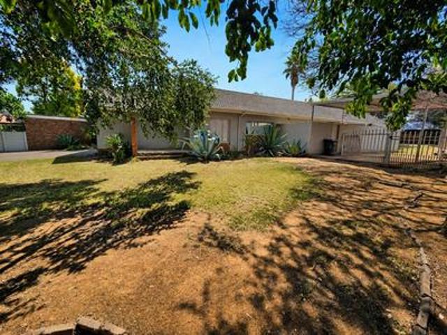 House for sale in Waterkloof, Gauteng