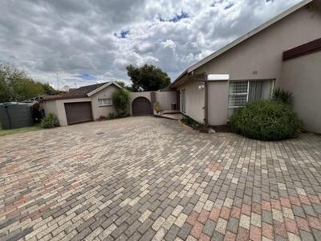 House for sale in Mohlakeng, Gauteng