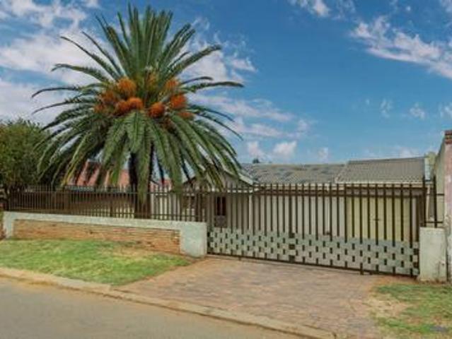 House for sale in Vosloorus, Gauteng