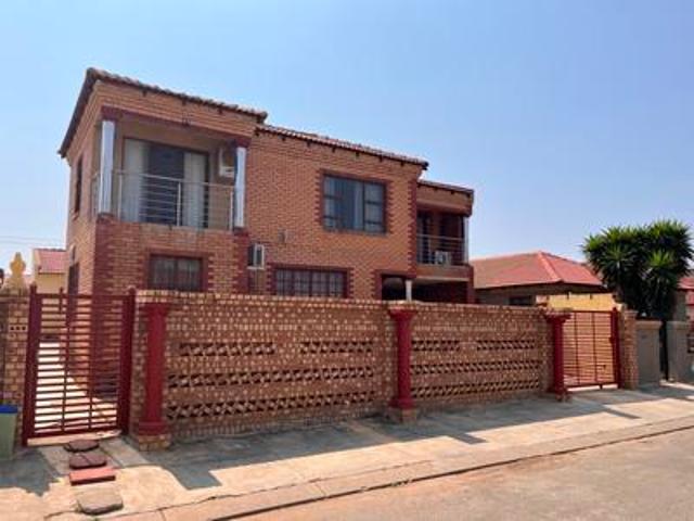 House for sale in Waterkloof, Gauteng